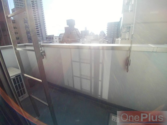 アレス六甲のバルコニー|外からの目が気にならないバルコニーで洗濯物が干せます