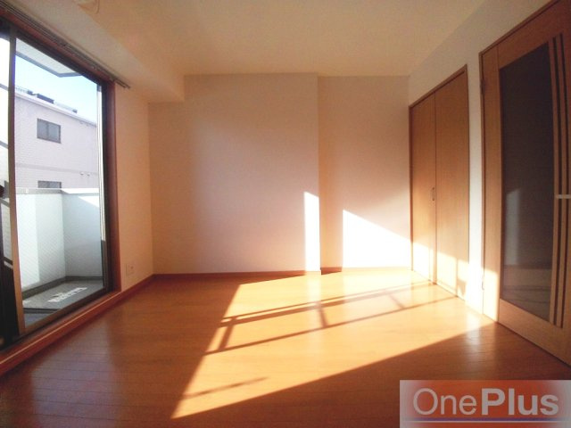 アレス六甲の居間・リビング|こちらのリビングで趣味の時間をお楽しみください