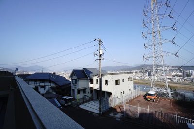 【展望】 | 【上質リノベ】ダイアパレスモナークヒルズ新庄 | 【四季を感じる】
四季の移ろい・爽やかな青空や風を感じられ
自然を愉しめるパノラマビュー。
毎日の暮らしに余裕を感じさせてくれる、
遮る物の無い開放的な眺望を是非、ご堪能ください。