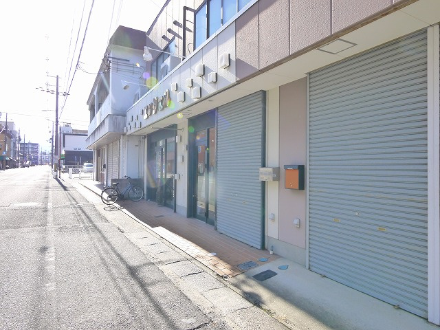 粟殿　森店舗の周辺