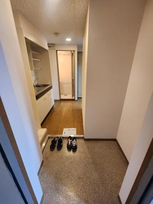 コモド嵯峨の内装|玄関から～