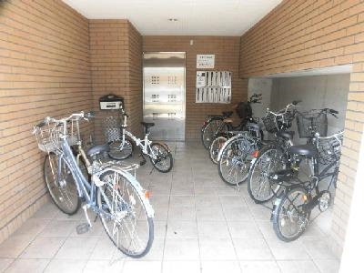 コモド嵯峨のその他|駐輪場