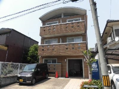 コモド嵯峨の外観