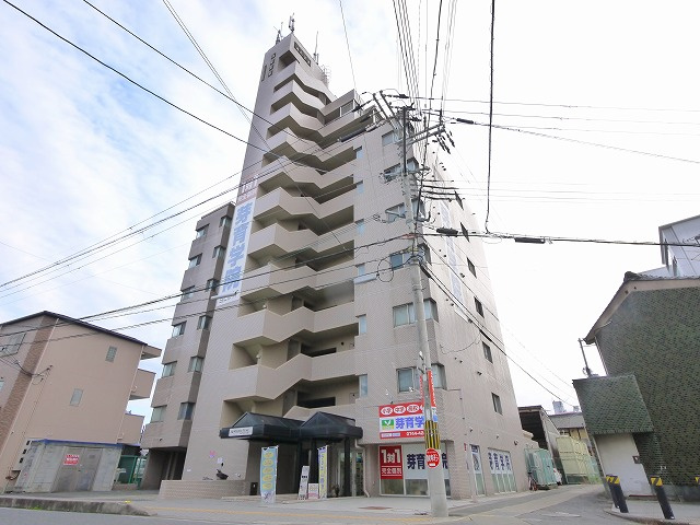 メルディアキューブ桜井の外観