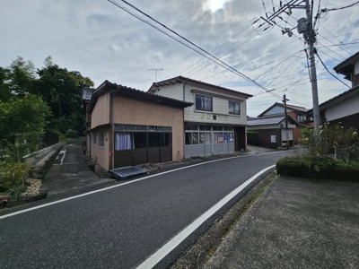 【前面道路含む現地写真】 | 八頭郡八頭町郡家中古戸建て