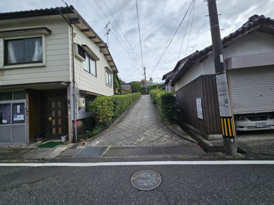 【前面道路含む現地写真】 | 八頭郡八頭町郡家中古戸建て