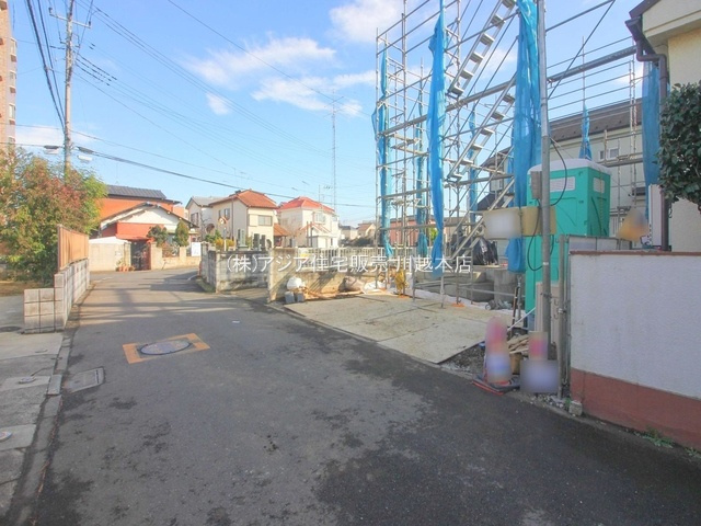 川越市笠幡32期　新築戸建の前面道路含む現地写真|北側4.0ｍ公道