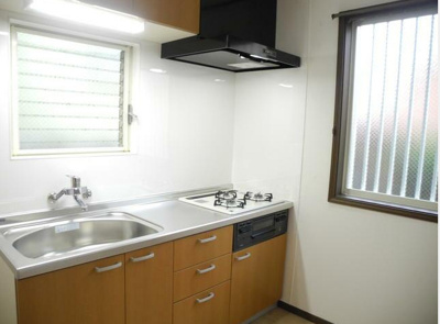 【キッチン】 | コーポアイル | 3口コンロのシステムキッチン