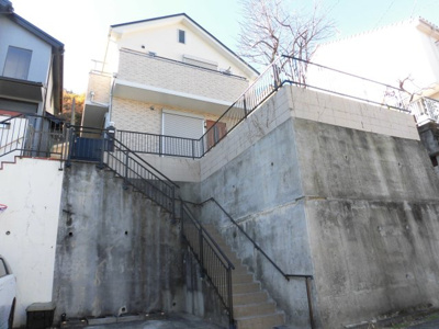 【外観】 | 友田町5丁目中古一戸建 | 平成17年に建築された注文住宅4SLDK
令和5年9月に屋根の葺き替え、外装塗装リフォーム済み