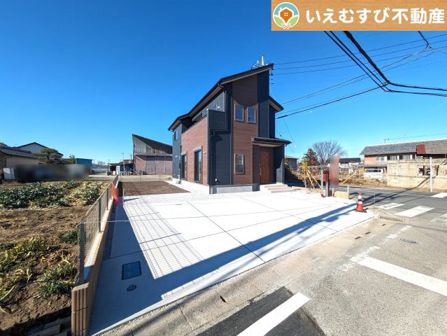 BLOOMING GARDEN　深谷市後榛沢の駐車場|並列3台駐車可能なゆとりのカースペース
