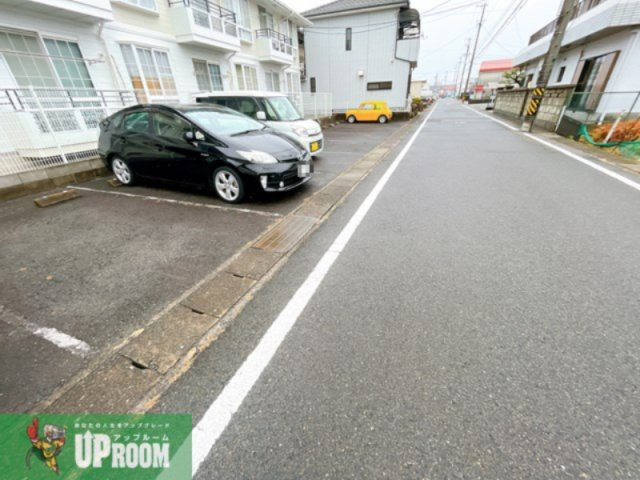 エクセルツイン東棟の駐車場