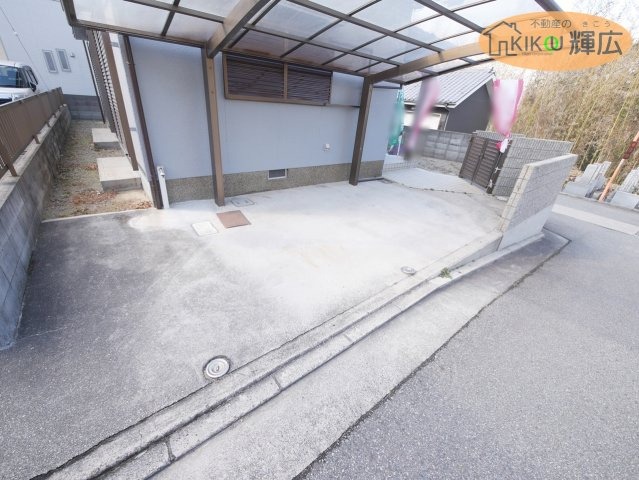 【駐車場】 | 加古郡稲美町国岡　中古戸建 | 駐車場にはお車止めれます