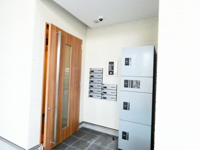 【エントランス】 | REGALEST六番町