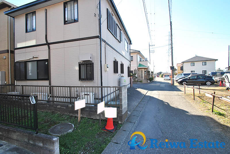 売地　高座郡寒川町岡田2丁目の前面道路含む現地写真