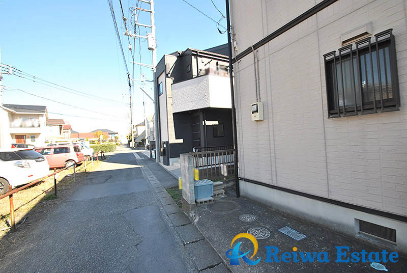 売地　高座郡寒川町岡田2丁目の前面道路含む現地写真