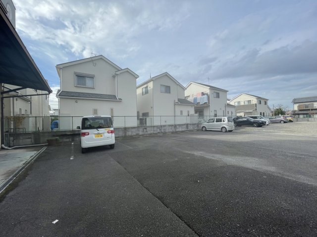 キリンモータープールの駐車場