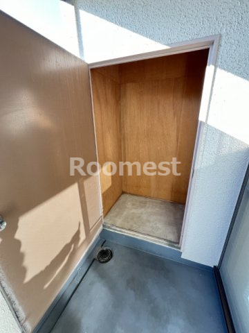 アルファアネックスのその他|アウトドア用品の収納にピッタリ！バルコニーの収納です！