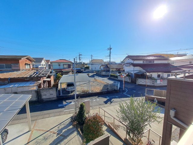 高崎市江木町　中古住宅の展望|物件南側は道路の為日当たり良好です！