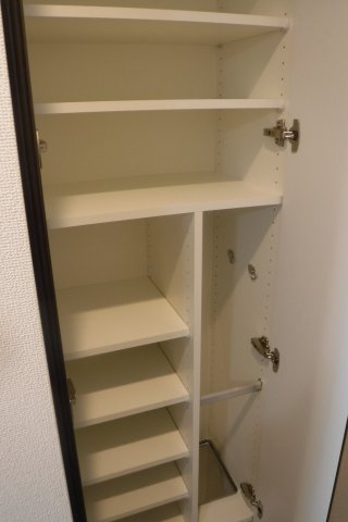 アルコバレーノ武蔵小杉の玄関|反転タイプのお部屋の参考写真です。