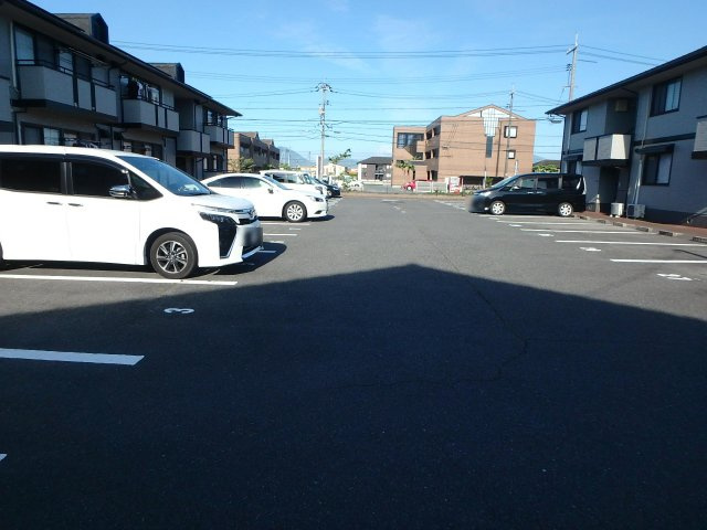 ビューテラス・ユウB棟の駐車場