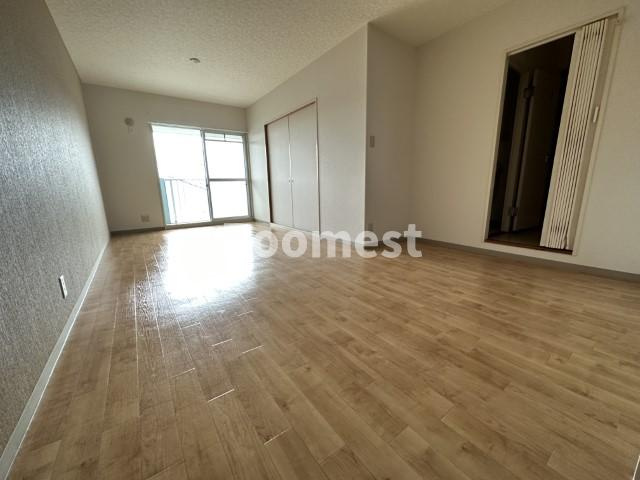 エステートピア香呂の居間・リビング|使いやすいリビングです