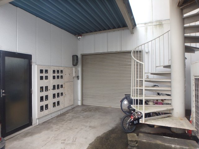 カザハヤビル　倉庫の外観