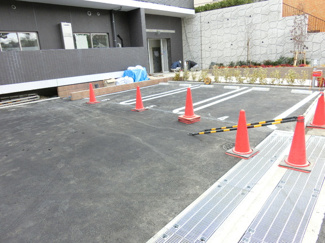 敷地内駐車場♪（都度空きの確認が必要になります。）
