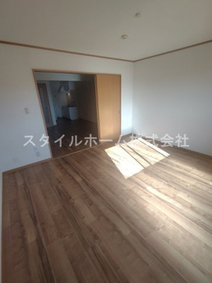 【居間・リビング】 | シャルマンドミール | 別部屋写真です。