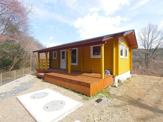 築後未入居★角地につき陽当たり＆通風良好★木の温もりを感じる新築ミニログハウス★京丹波町橋爪渕上