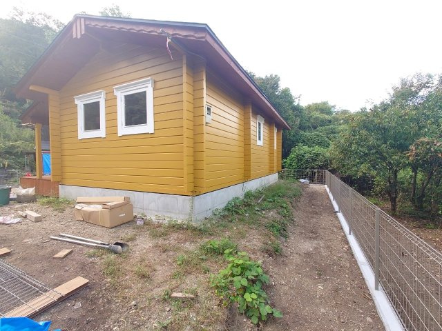 築後未入居★角地につき陽当たり＆通風良好★木の温もりを感じる新築ミニログハウス★京丹波町橋爪渕上の外観|外観