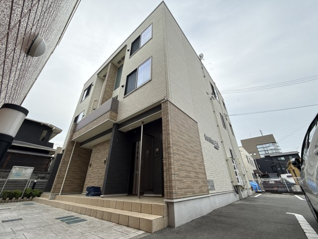 ソリッソ三条
