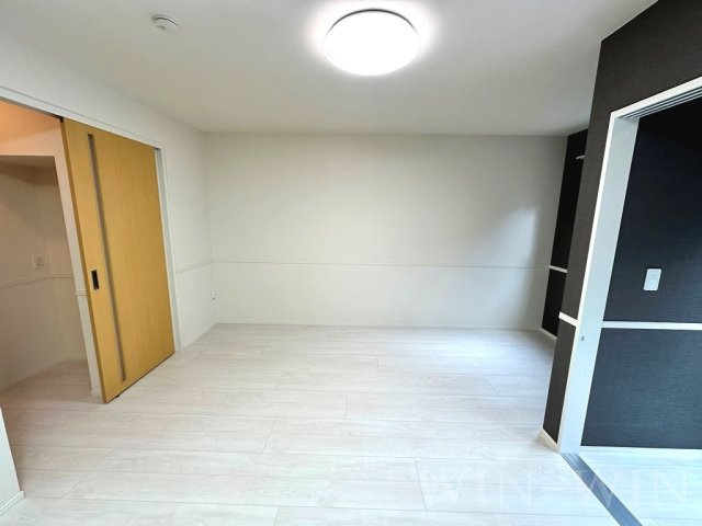 エ・ヴィーバ草間の居間・リビング