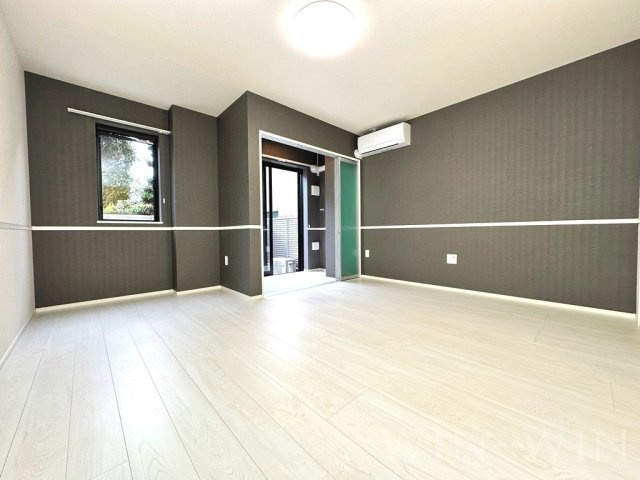 エ・ヴィーバ草間の居間・リビング