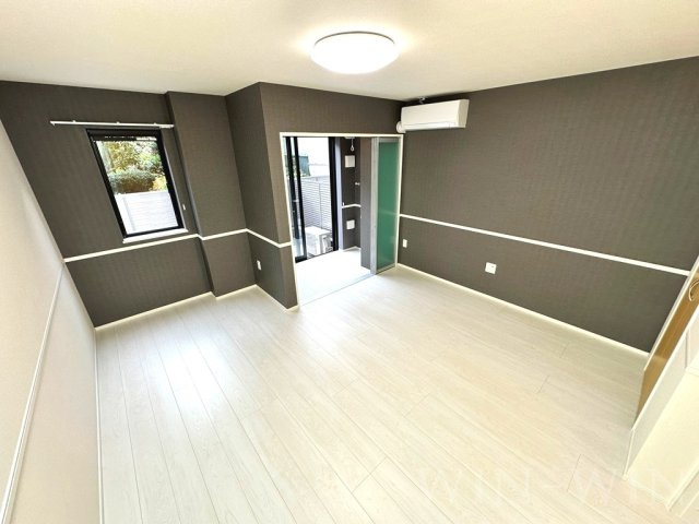 エ・ヴィーバ草間の居間・リビング