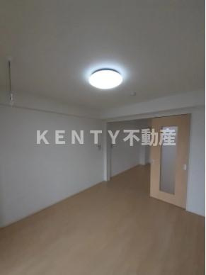 【寝室】 | グランシルバ大森 | 個人の部屋や寝室として使える洋室です