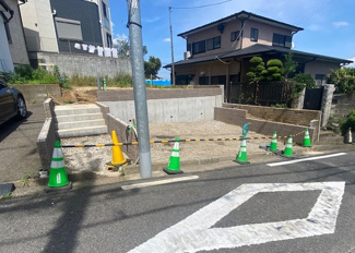 【前面道路含む現地写真】