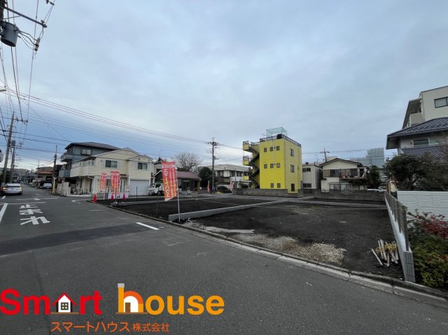 建築条件無し売地　中央区中央5区画の前面道路含む現地写真