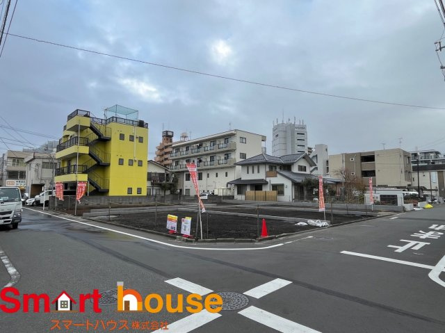 建築条件無し売地　中央区中央5区画の前面道路含む現地写真