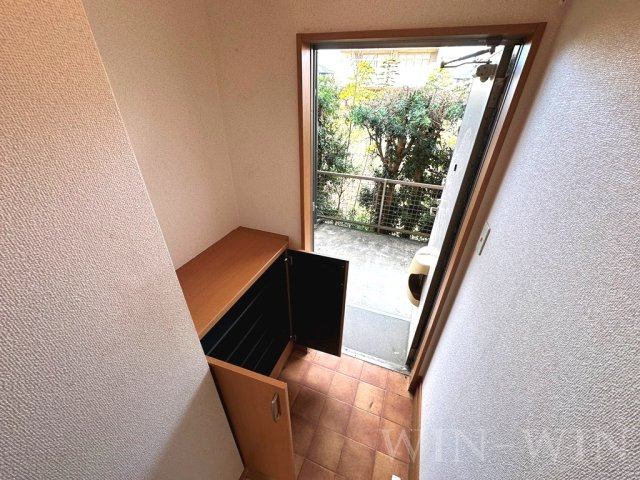 シャルマンドミールの玄関