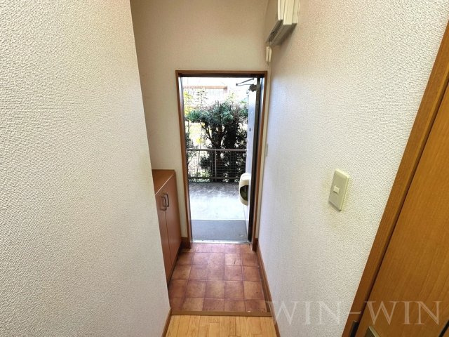 シャルマンドミールの玄関