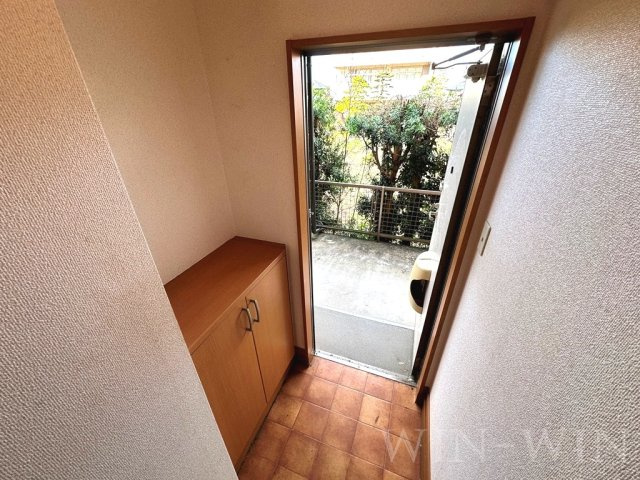 シャルマンドミールの玄関