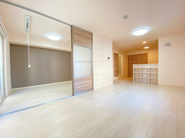 フリージア天王寺の居間・リビング