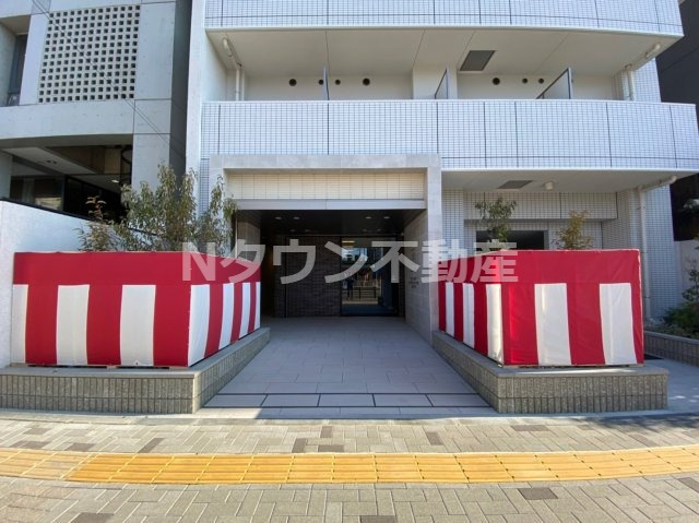 【エントランス】 | エステムコート名古屋平安通クチュール | ゆとりのあるエントランスです