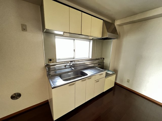 Aビルのキッチン|※別部屋参考写真