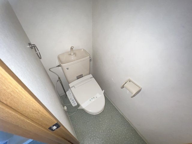 Aビルのトイレ|※別部屋参考写真