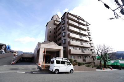 【外観】 | 【上質リフォーム】八木パークハウス桜通り | 現地（2023年12月20日13：30頃）撮影