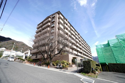 【外観】 | 【上質リフォーム】八木パークハウス桜通り | 現地（2023年12月20日13：30頃）撮影