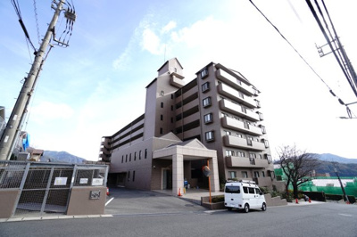 【外観】 | 【上質リフォーム】八木パークハウス桜通り | 現地（2023年12月20日13：30頃）撮影