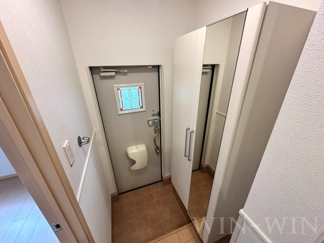 ベル・レベッカの玄関