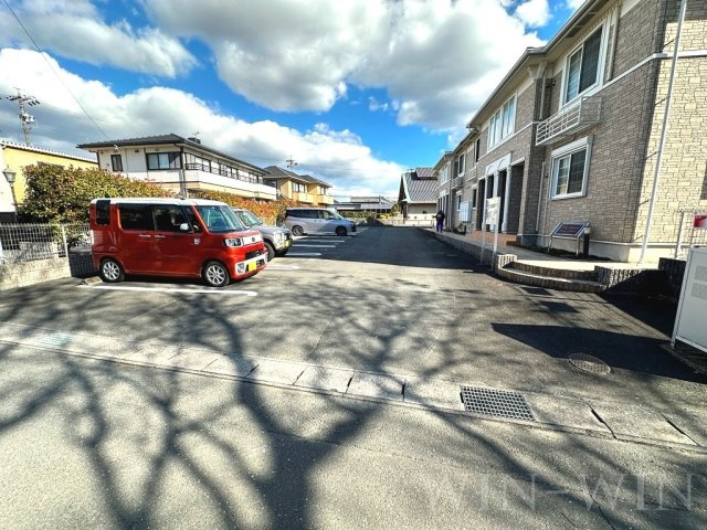 ベル・レベッカの駐車場